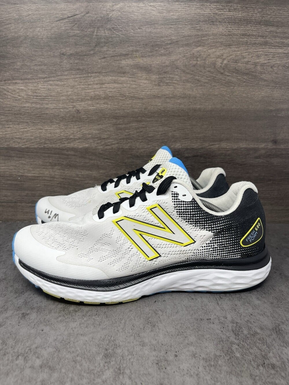 New Balance Fresh Foam X 680v8 White Black Size 11.5 Mens Running Shoes 4E Wide
